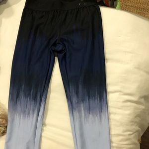 Gapfit size small black and navy ambre leggings